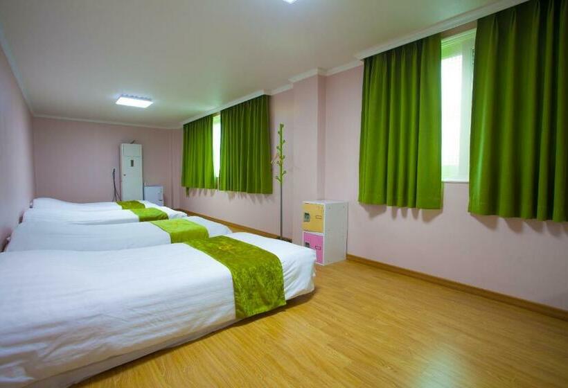 4인용 스탠다드 룸, Jeju R Hotel & Guesthouse