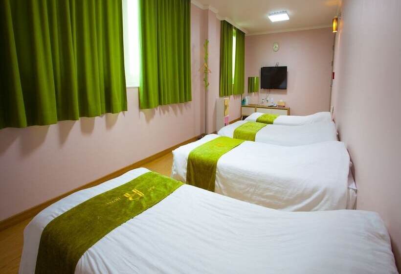 4인용 스탠다드 룸, Jeju R Hotel & Guesthouse