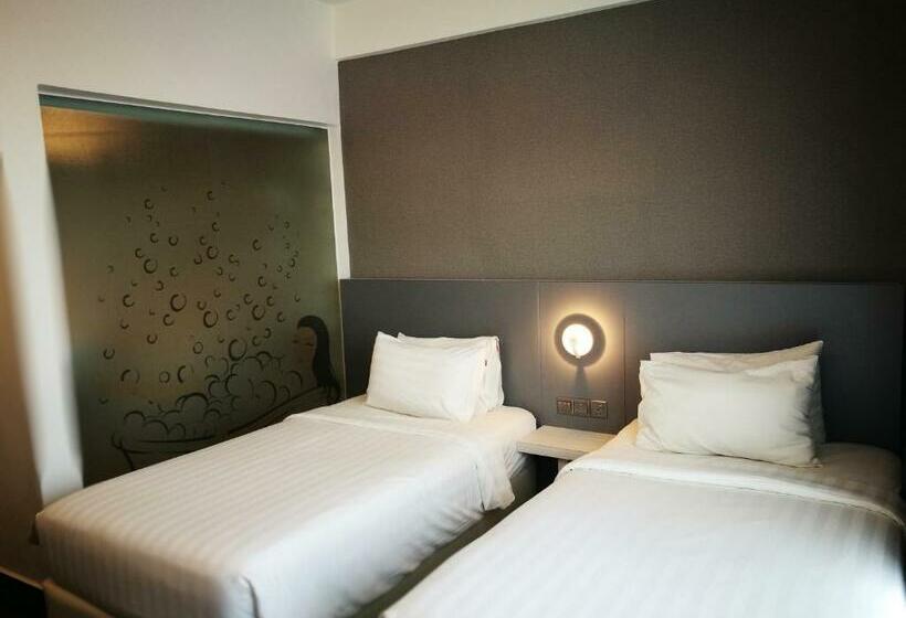 Номер Deluxe, Amerin Hotel Johor Bahru