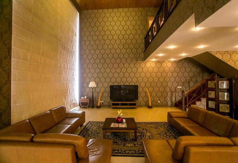 سوئیت پرزیدنت, Lagos Oriental