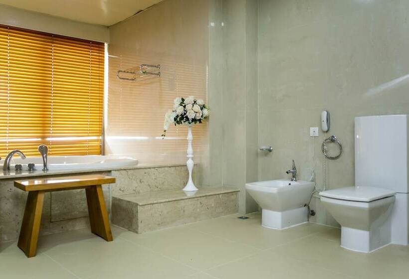 سوئیت ریاست جمهوری 2 خوابه, Lagos Oriental
