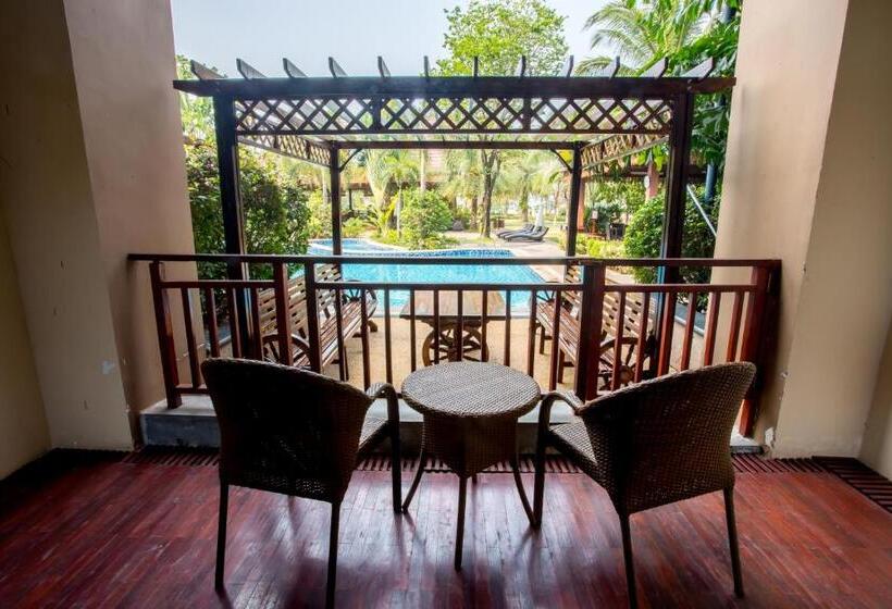 Номер Deluxe Вид на Бассейн, Landmark Mekong Riverside