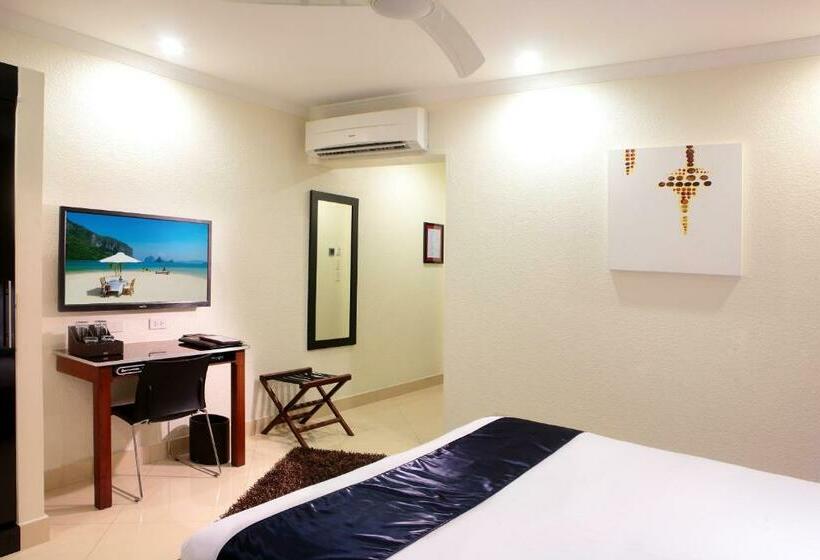 اتاق استاندارد با بالکن, Queens Hotel Angeles City
