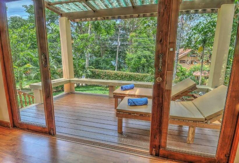 Бунгало Стандарт, Khanom Hill Resort