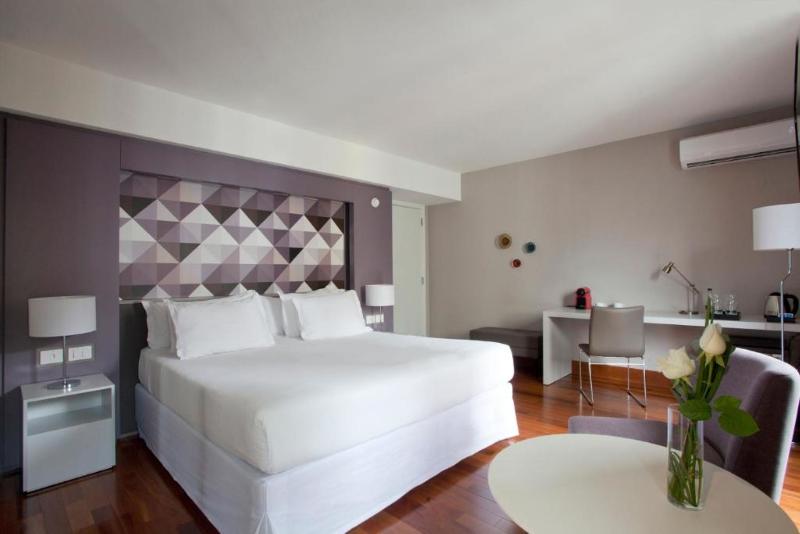 غرفة عائلية, NH Curitiba The Five