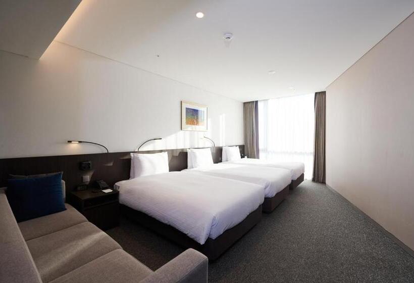 Quarto Triplo Basic, Nine Tree By Parnas Seoul Myeongdong 2