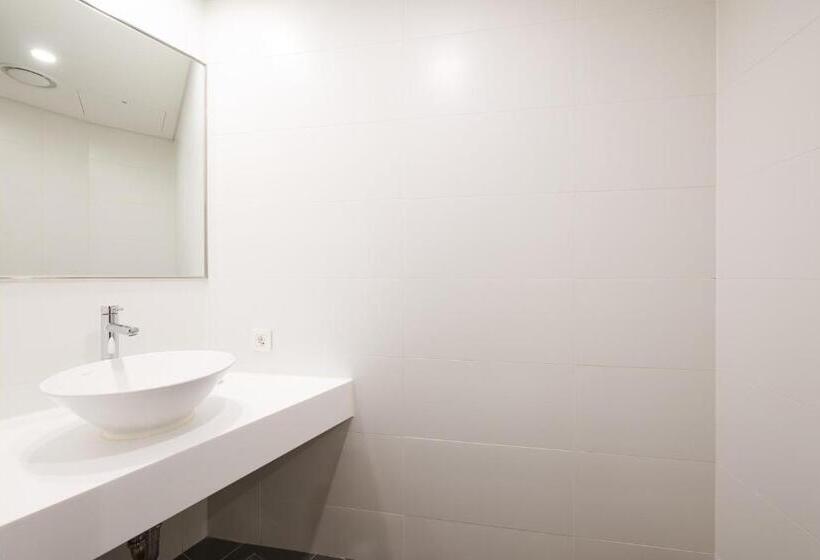 Quarto Triplo Estandar, Nine Tree By Parnas Seoul Myeongdong 2