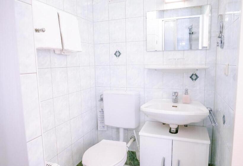 Номер Стандарт с Балконом, 5rooms Frühstückspension