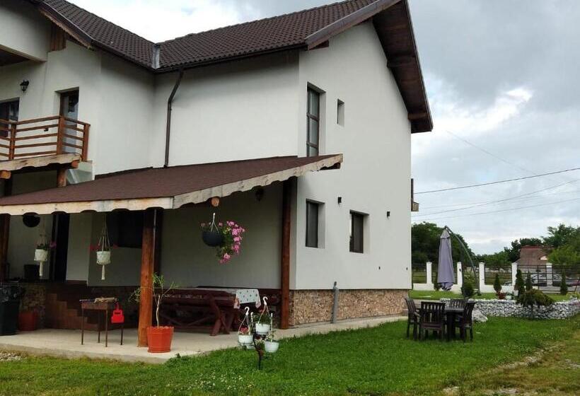 اتاق لوکس, Pensiunea Casa Nușa