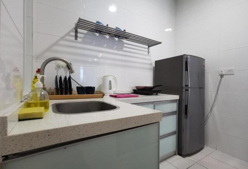 آپارتمان 1 خوابه با چشم‌انداز استخر, Thermospace The Wave B 13a 13 Melaka City