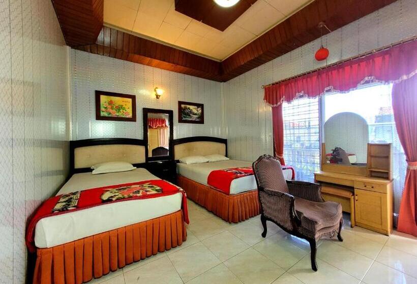 اتاق لوکس سه تخته, Dirgahayu Ponorogo
