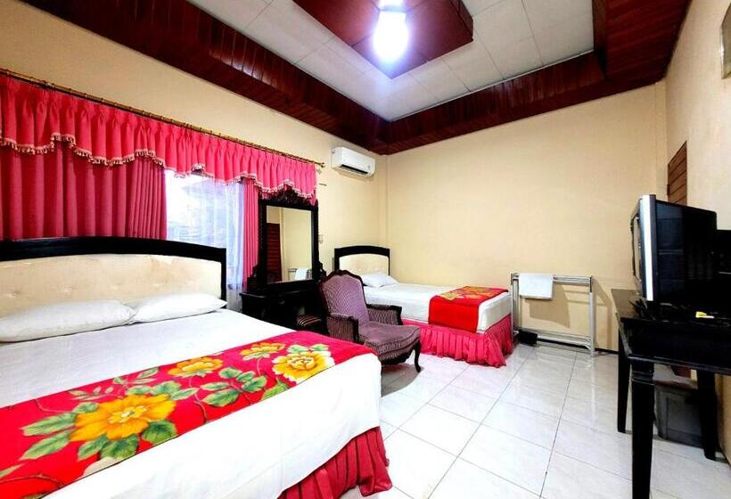 اتاق لوکس سه تخته, Dirgahayu Ponorogo