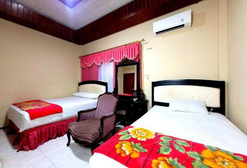 اتاق لوکس سه تخته, Dirgahayu Ponorogo