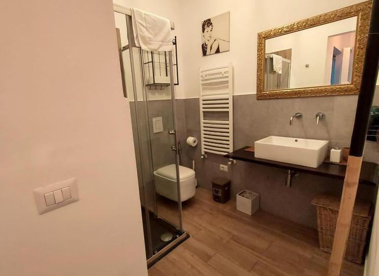Номер Стандарт Вид на Сад, Varenna Guest House 2