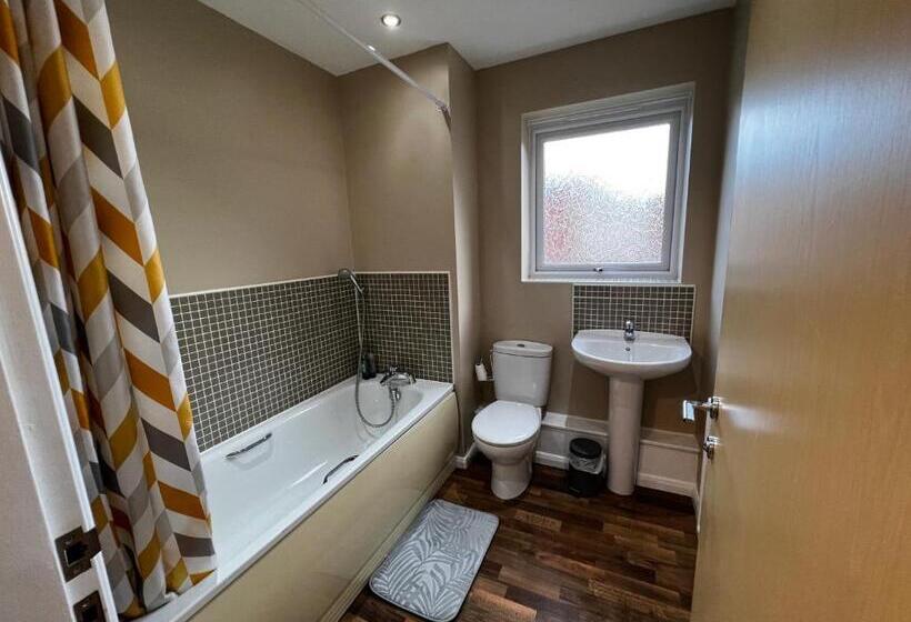 Номер Стандарт Индивидуальный, Crownford Guesthouse   Close To Hanley Centre And University