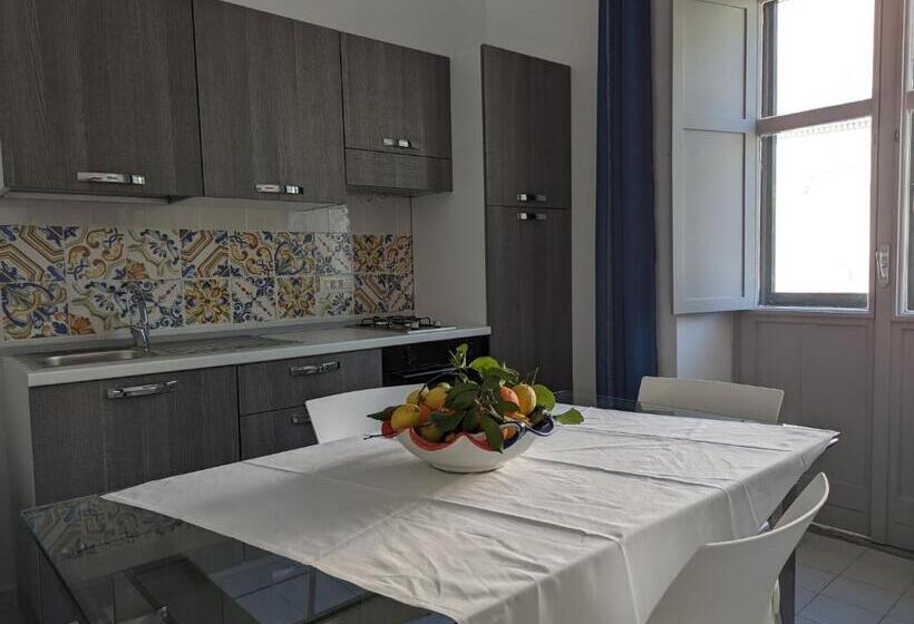 Quarto Deluxe com Sacada, Villa Carosino
