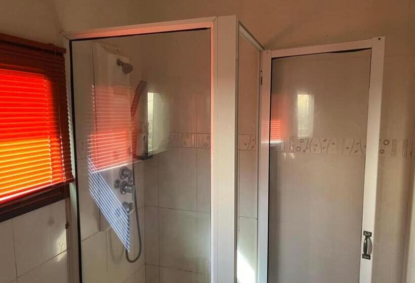 اتاق استاندارد, Tr Guest House