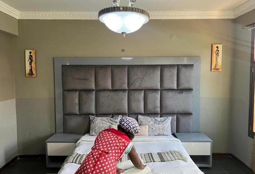 اتاق استاندارد, Tr Guest House