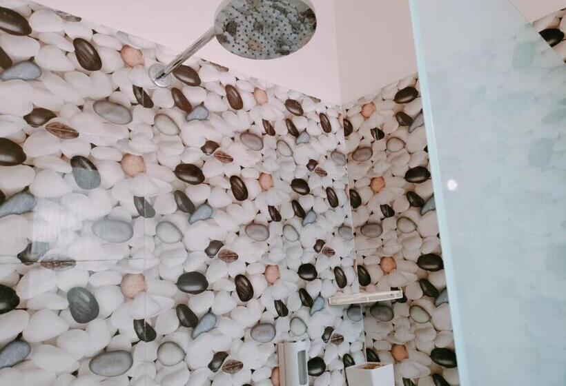 디럭스 룸 킹사이즈 침대, The Siyona Resort