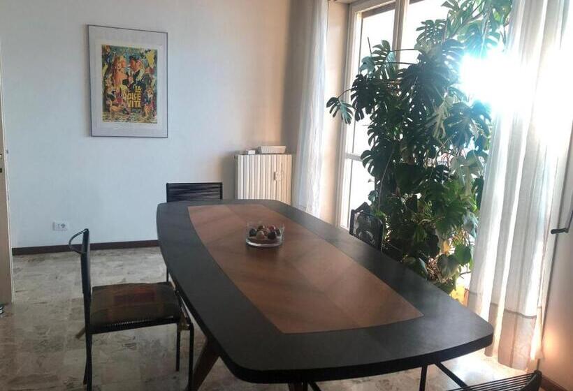 غرفة قياسية, Casabella