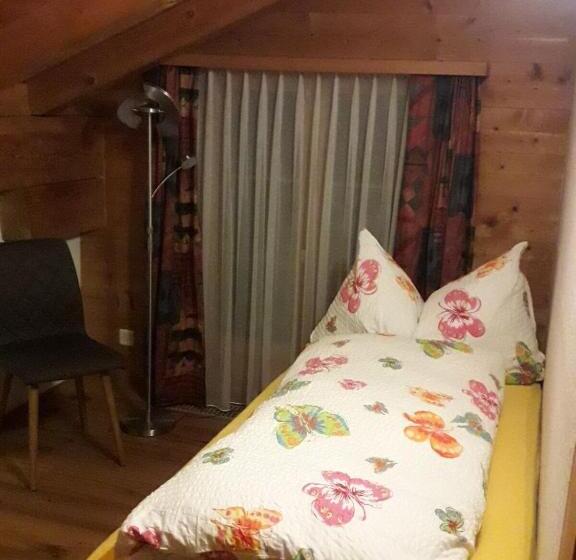 Номер Стандарт Совместная Ванная, Beat & Ursula S Guest House