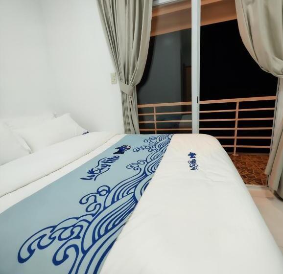 Номер Стандарт Вид на Море с Балконом, Luckytito Anilao Resort