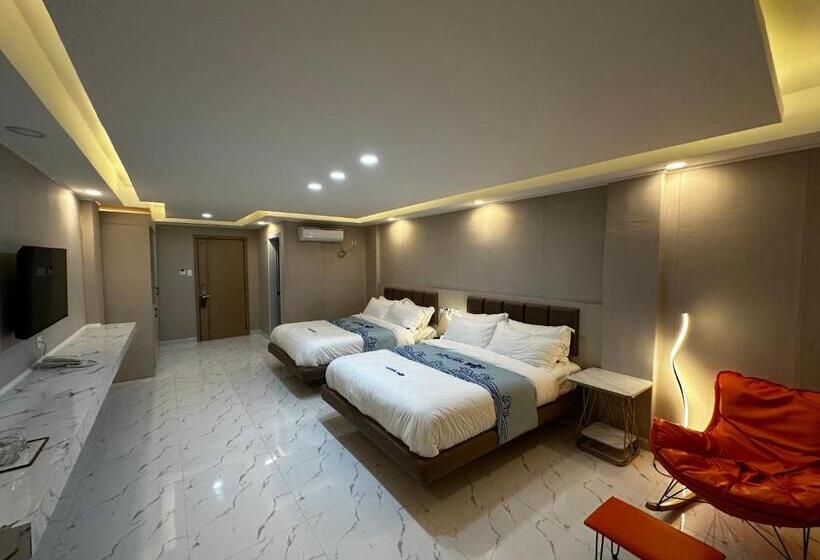 Номер Superior Вид на Море, Luckytito Anilao Resort