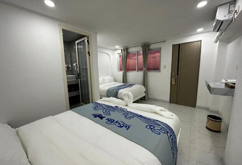 Номер Стандарт Вид на Море, Luckytito Anilao Resort