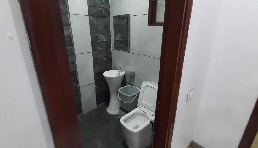 اتاق کلاسیک سه تخته, Oyo Hotel Bliss