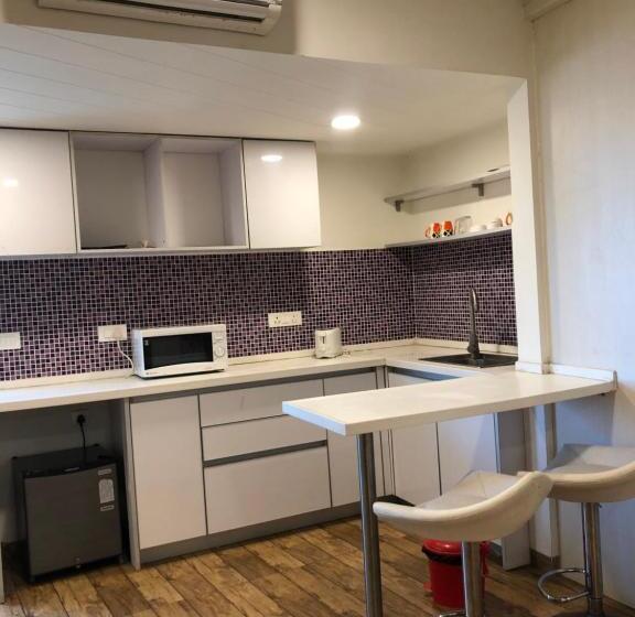 اتاق خانوادگی, Rajhans Belliza 2bhk Flats