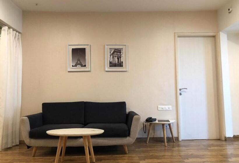 اتاق لوکس با بالکن, Rajhans Belliza 2bhk Flats