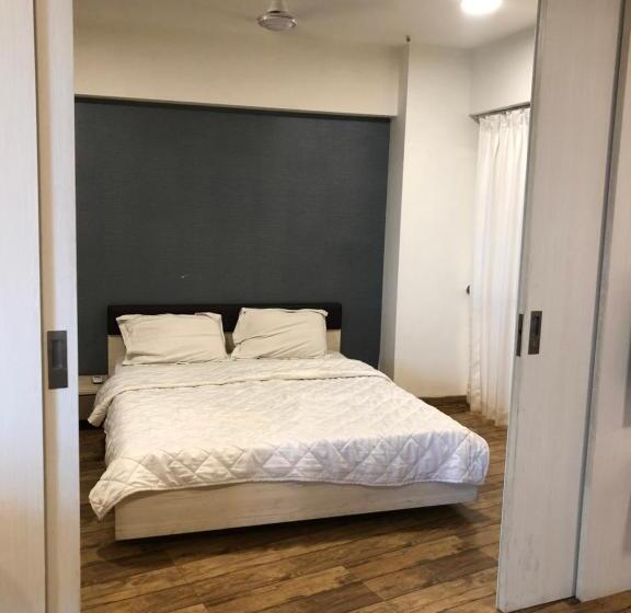 اتاق لوکس با بالکن, Rajhans Belliza 2bhk Flats