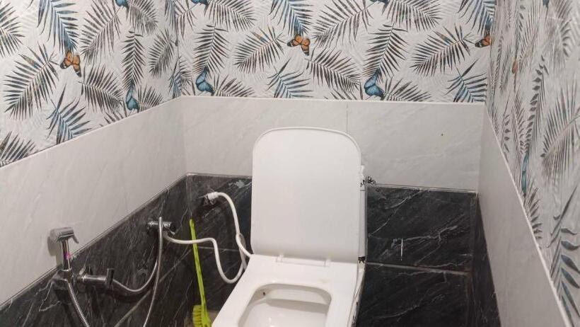 اتاق کلاسیک سه تخته, Spot On Hotel Bairi Love