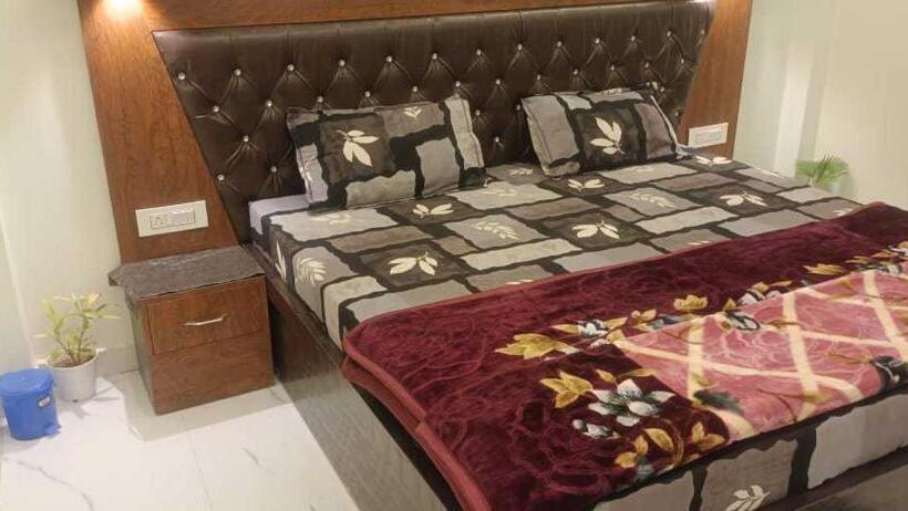 اتاق کلاسیک سه تخته, Spot On Hotel Bairi Love