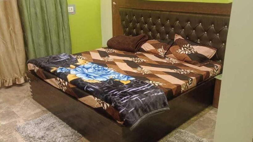 اتاق کلاسیک سه تخته, Spot On Hotel Bairi Love