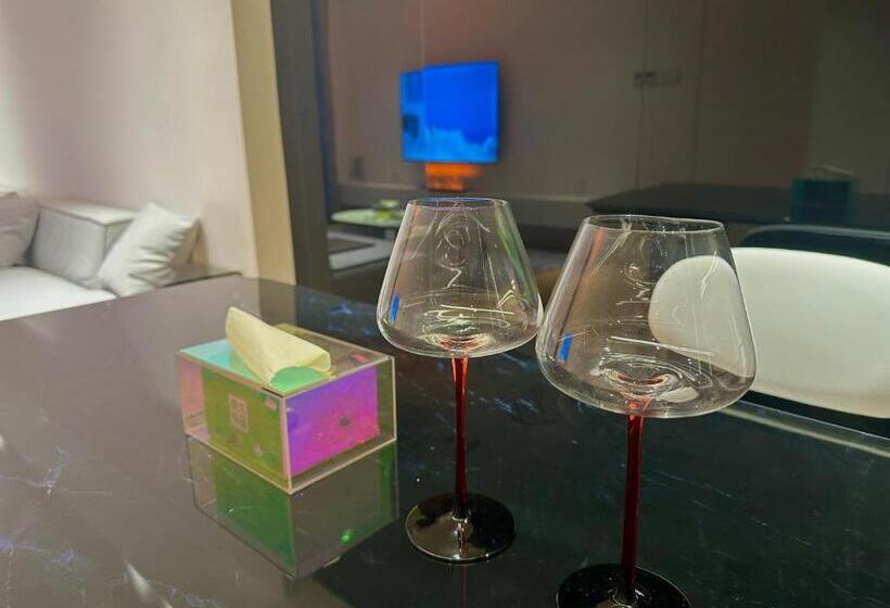 استودیوی لوکس, Zhome Count Luxury Apartment