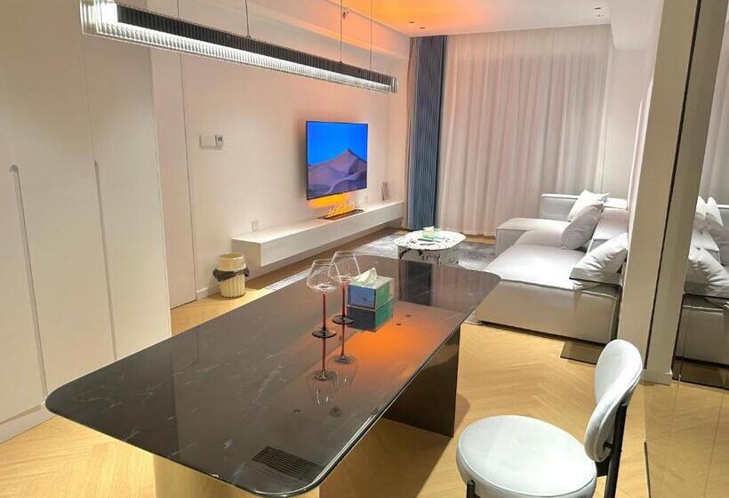 استودیوی لوکس, Zhome Count Luxury Apartment