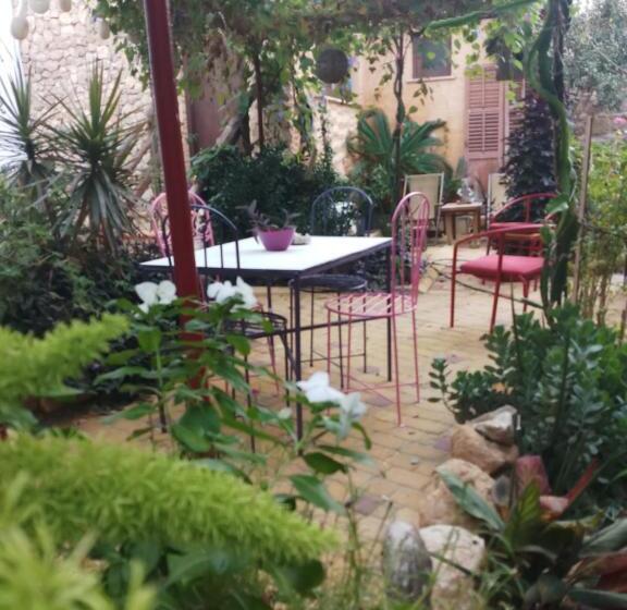 Номер Стандарт Трехместный, Mystery Garden Guest House