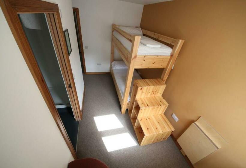 اتاق استاندارد با تخت‌های تاشو, Black Isle Bar & Rooms