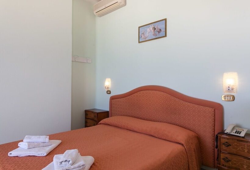 Quarto Estandar Vista Mar Lateral, Mayflower