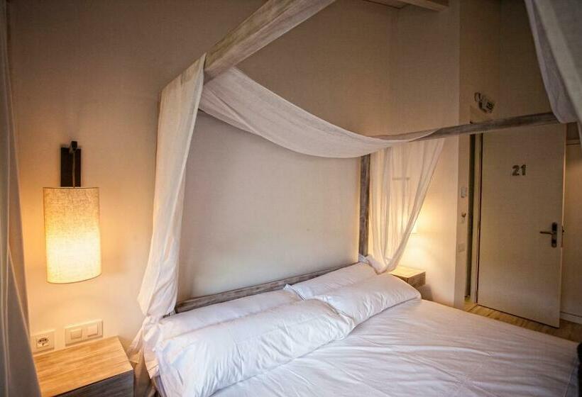 Habitación Superior, Pura Vida