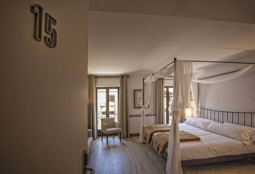 Junior Suite, Pura Vida