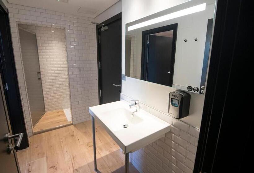 4인용 스탠다드 룸, Koisi Hostel