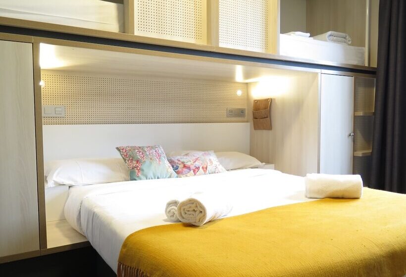 디럭스 패밀리 룸, Koisi Hostel