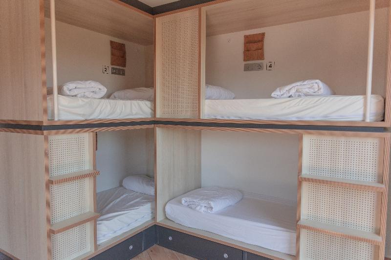 공동 객실, Koisi Hostel