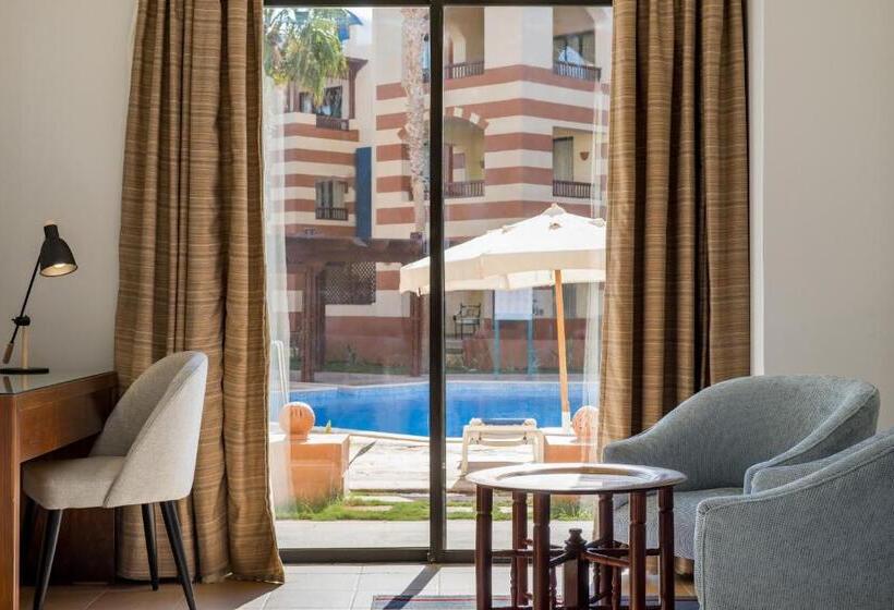 اتاق سوپریور با چشم‌انداز استخر, Marina Resort Port Ghalib, A Member Of Radisson Individuals