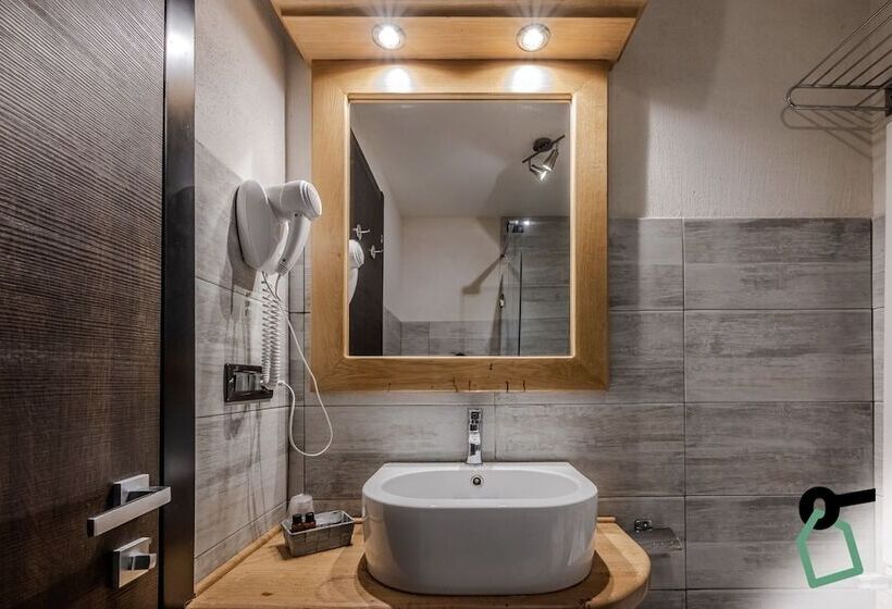 اتاق سوپریور با چشم‌انداز کوهستان, Hotiday Chalet Sestriere Vialattea