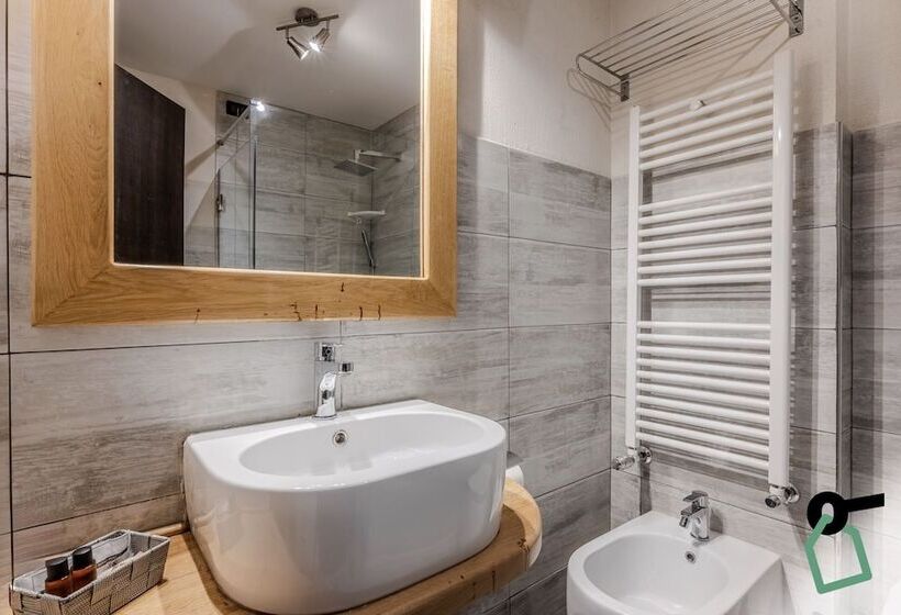 اتاق سوپریور با چشم‌انداز کوهستان, Hotiday Chalet Sestriere Vialattea