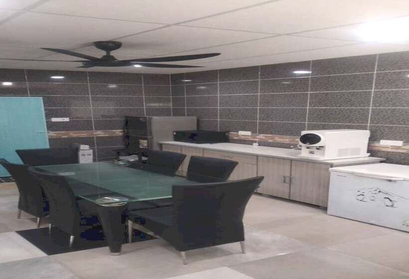 Номер Стандарт, Oyo Home 90904 Ray Yan Guesthouse