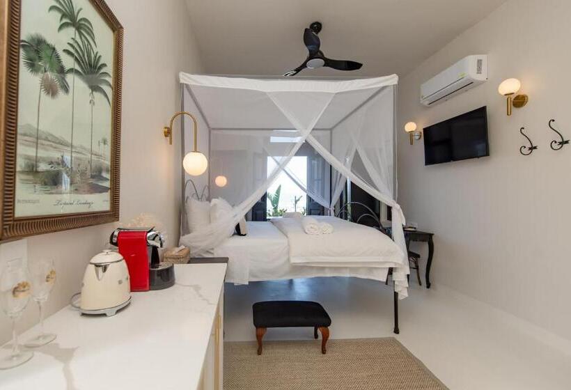 Люкс, The Ivory Haus